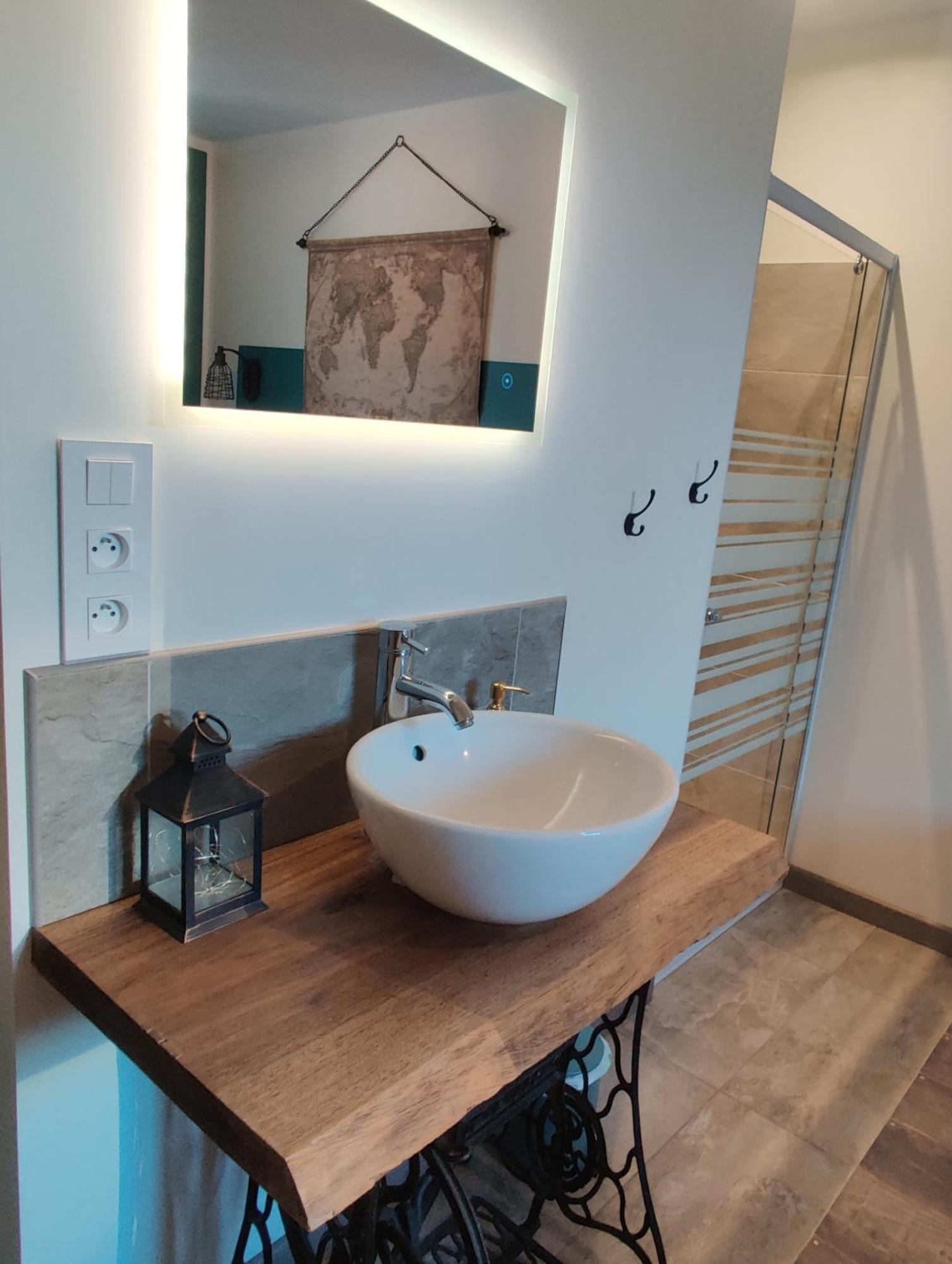 Au Coin Du Chemin Hotel Chambery Room photo